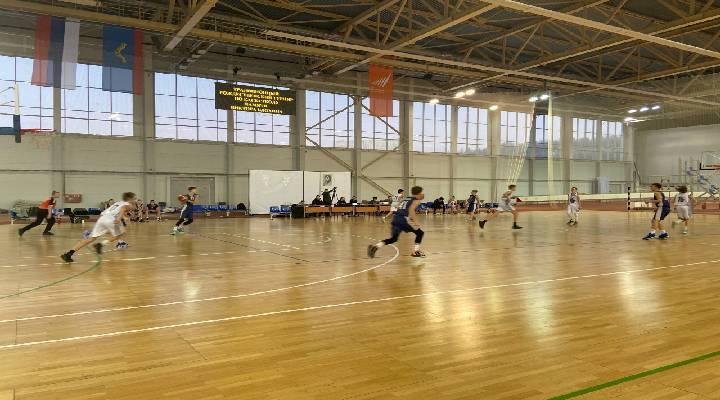 В Мурманске начался трехдневный турнир по баскетболу